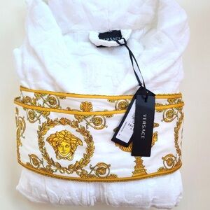 Versace I ♡ BAROQUE BATHROBE